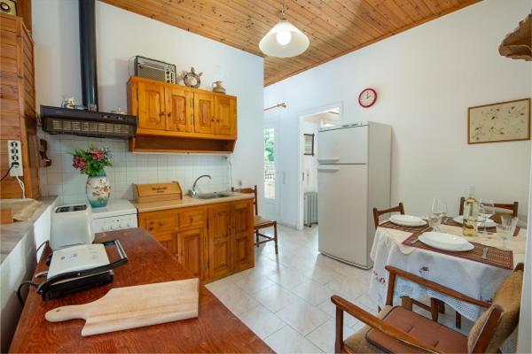 Alekos House Apartment Longós Екстериор снимка